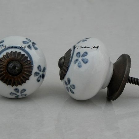Tiny Floral Grey Knob (1)
